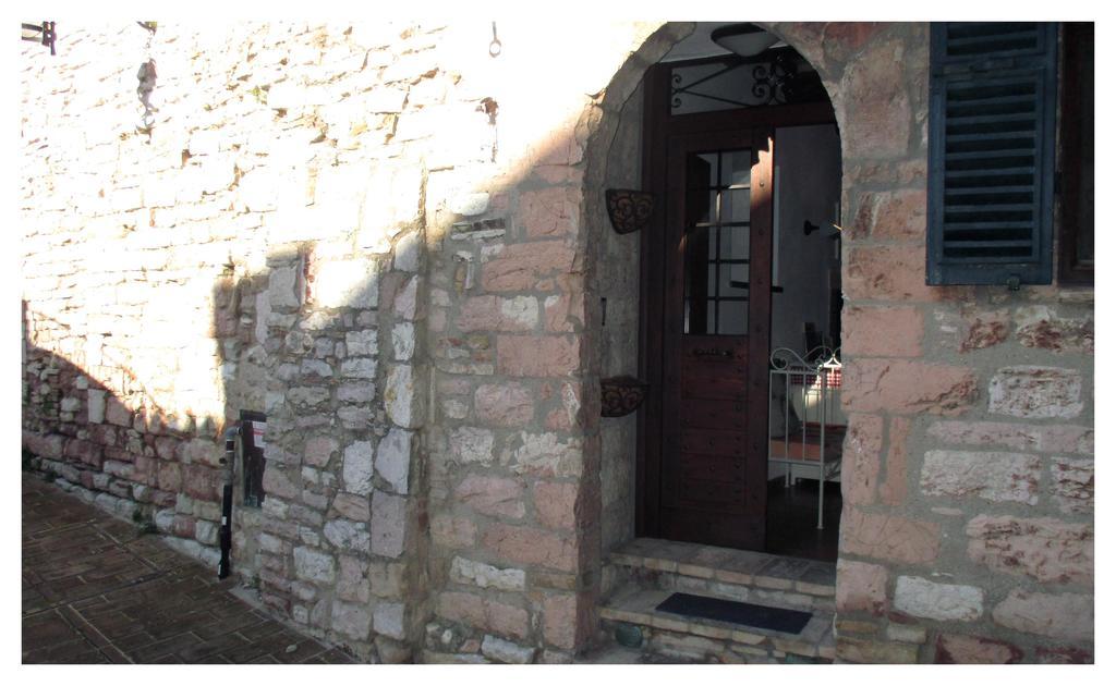 Bed and Breakfast Vico Del Poeta Asís Habitación foto