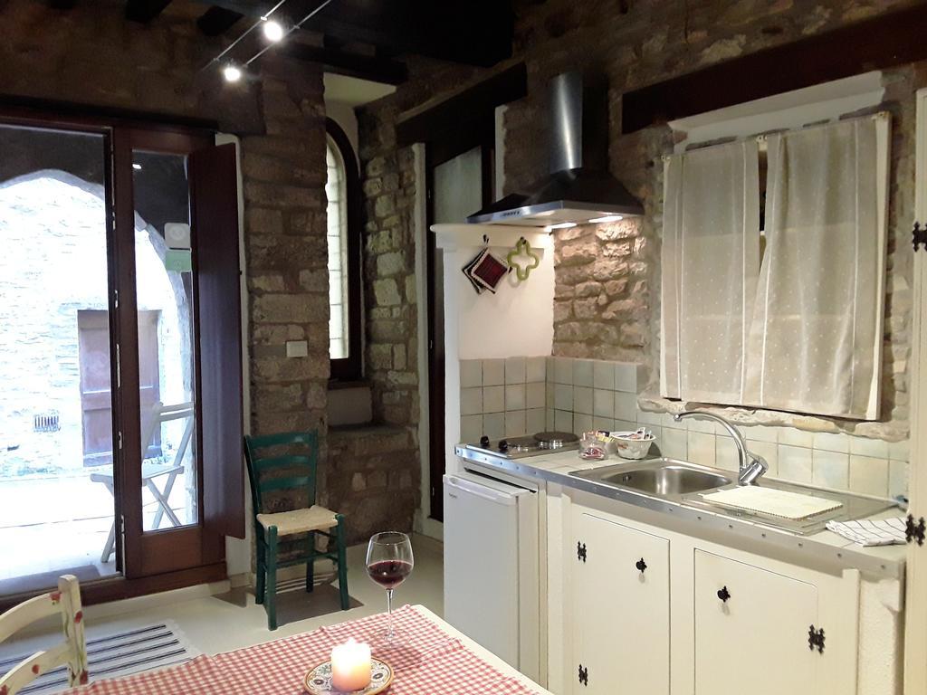 Bed and Breakfast Vico Del Poeta Asís Exterior foto